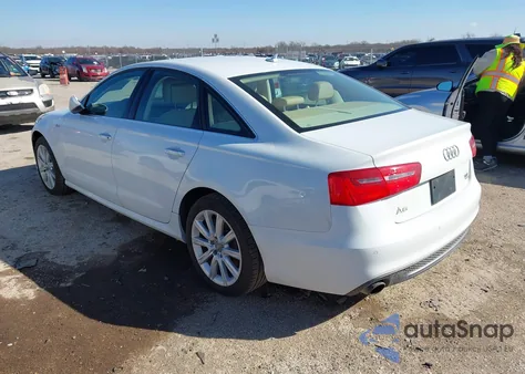 2015 Audi A6 3.0T Premium Plus z USA, uszkodzony, nr VIN WAUFGAFC1FN024426